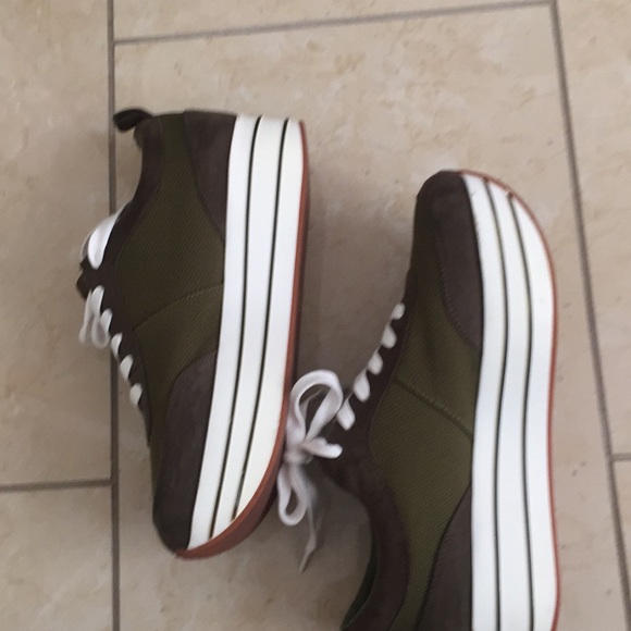 Shoes - Picture 3 of 6